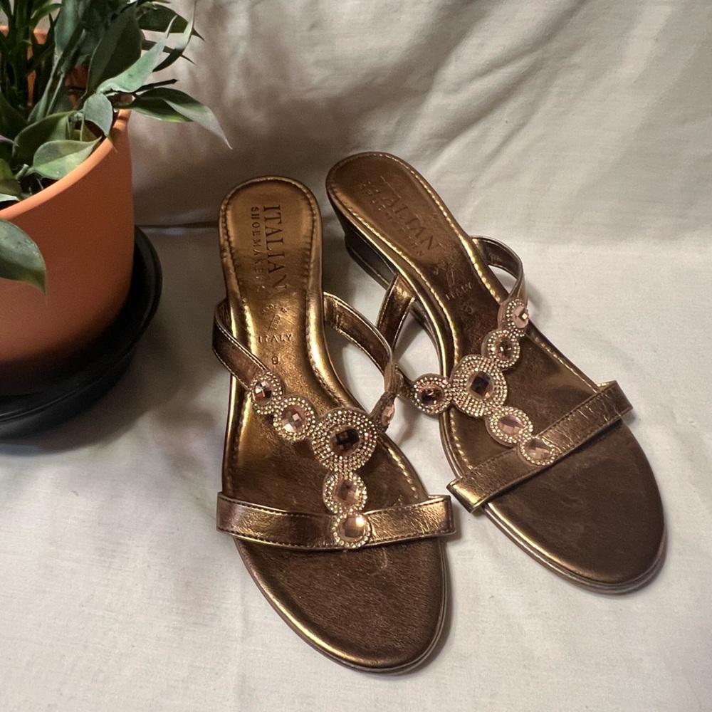 ITALIAN SANDALS